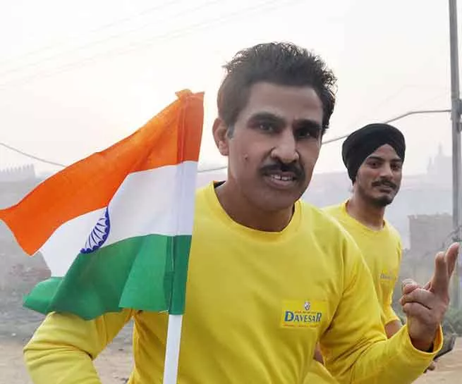 LARGEST MEN'S MARATHON