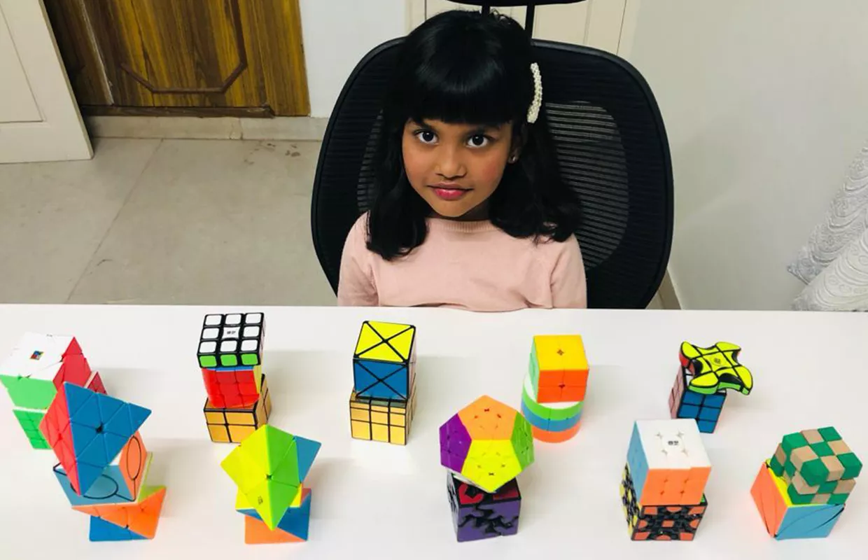 FASTEST TO SOLVE MAXIMUM VARIETIES OF RUBIK’S CUBES