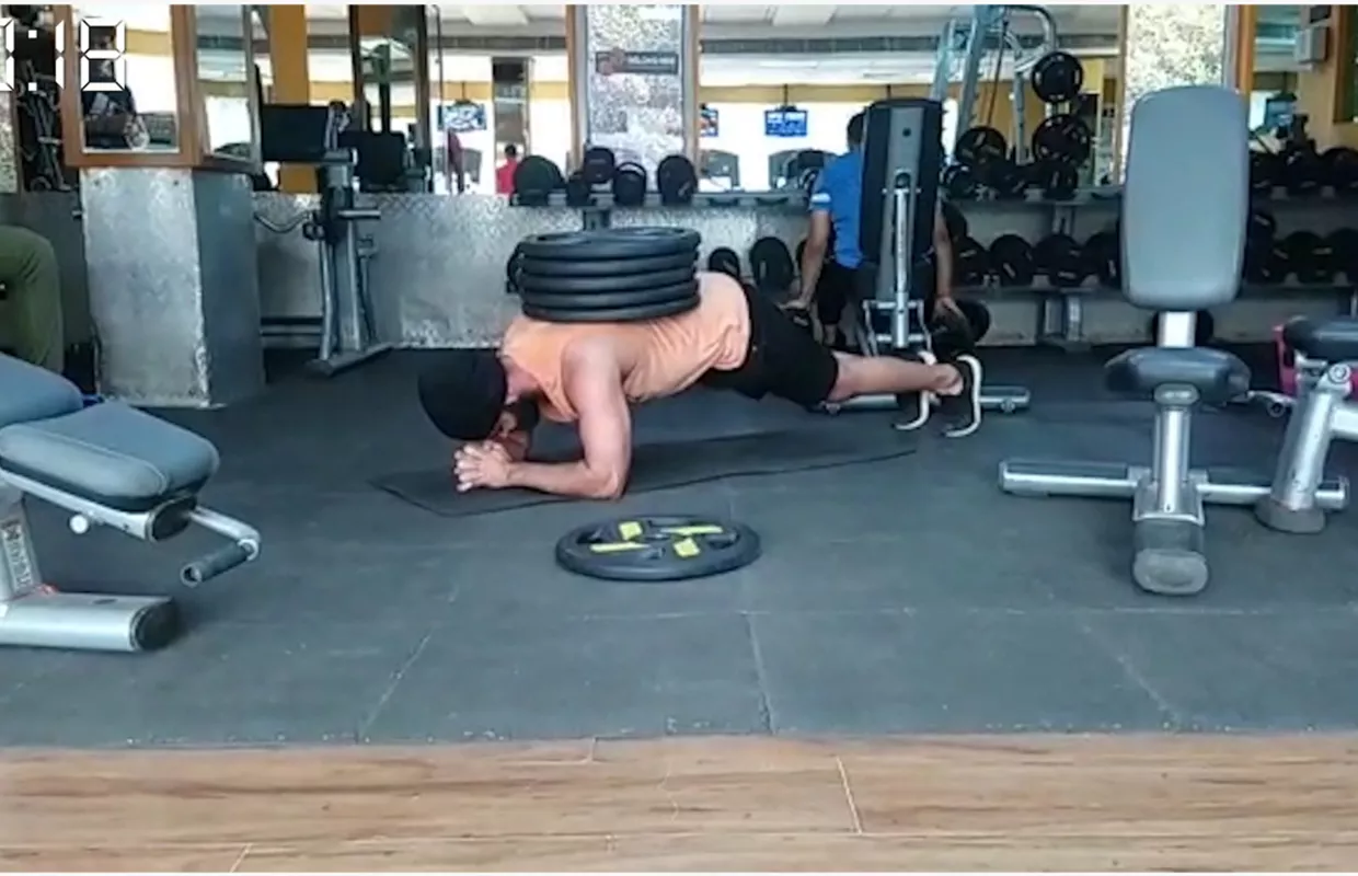 LONGEST TIME TO HOLD PLANK WITH 100KG WEIGHT ON BACK