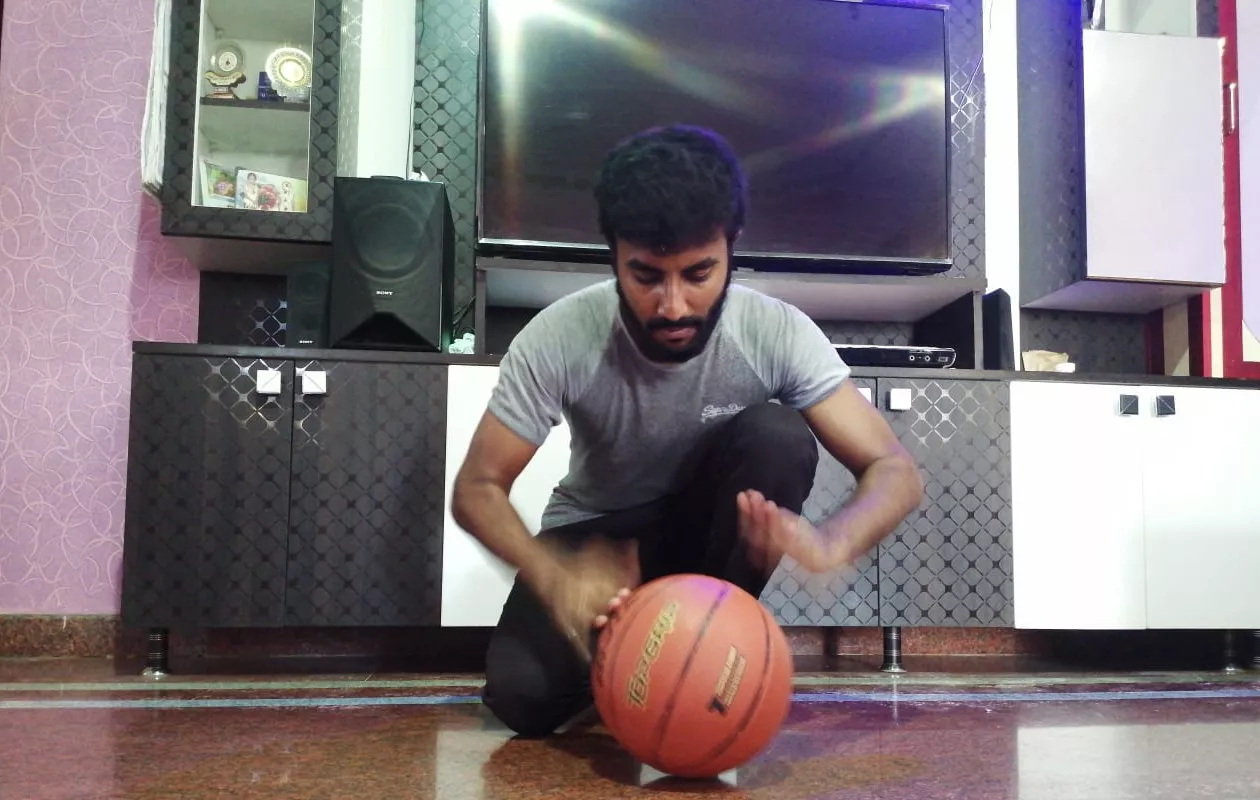 FASTEST BASKETBALL BOUNCES WITH BOTH HANDS