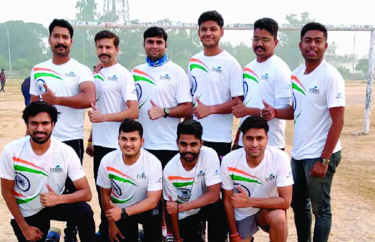 MAXIMUM PEOPLE RUNNING 100 KILOMETERS CARRYING INDIAN FLAGS (MULTIPLE VENUES)