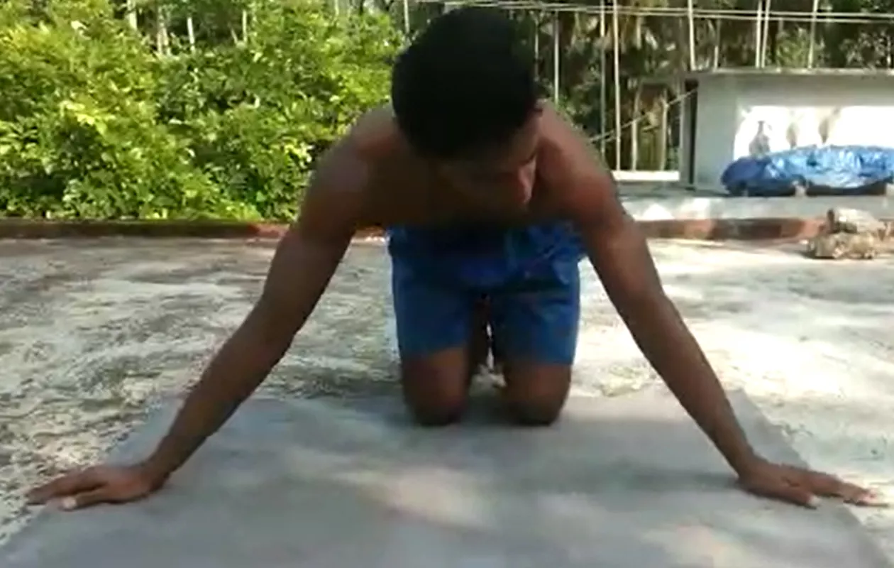 MAXIMUM ARCHER PUSH-UPS IN ONE MINUTE