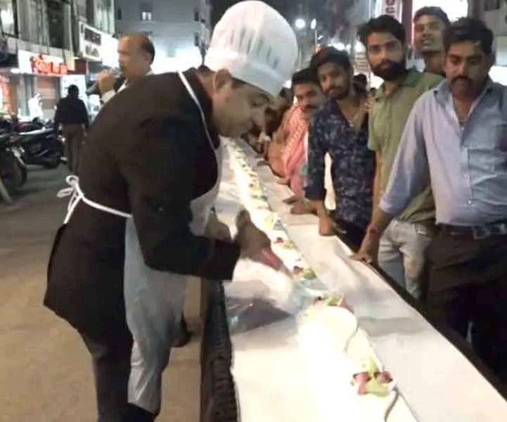 LONGEST BIRTHDAY CAKE