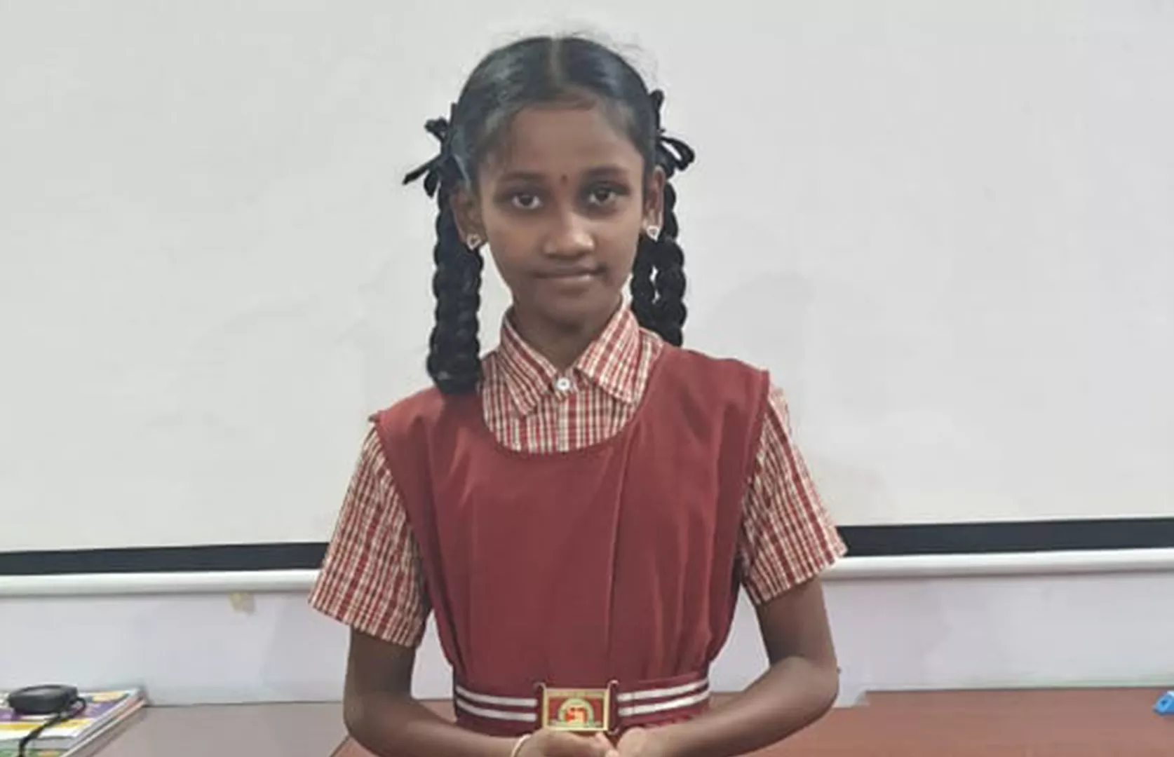 FASTEST TO RECITE 1000 DIGITS OF PI VALUE (KID)