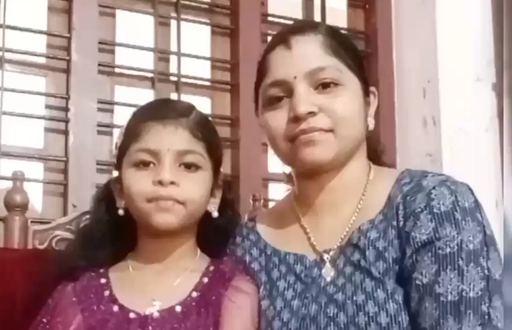 FASTEST TO WRITE WORD "INDIA" IN 25 LANGUAGES (KID)